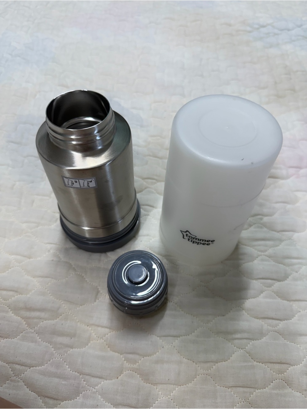Tommee Tippee Stainless Steel Baby Bottle Thermos - Silver & White has a stain